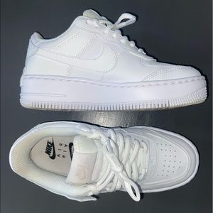Woman’s Nike Air Force 1 PLATFORM sneakers